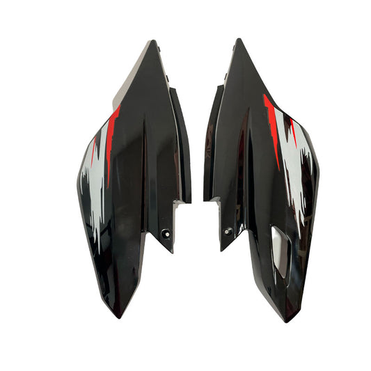 TAPA LATERAL TRAS DR 150 NEGRO STIKER ROJO KANUNI